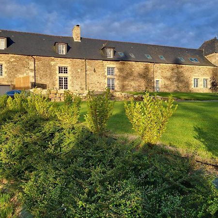 Manoir De La Garaye - Suite Parentale Taden Exterior foto